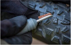 Blackburn Plugger Tubeless Tire Repair Kit 12 Blackburn Plugger Tubeless Tire Repair Kit -Bike Tech Geschäft 207495