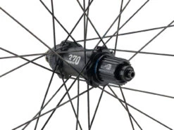 Dt-swiss HU 1900 SPLINE 25 Disc Center Lock 29" Laufradsatz 11 Dt-swiss HU 1900 SPLINE 25 Disc Center Lock 29" Laufradsatz -Bike Tech Geschäft 412839