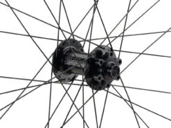 Tune Race 30K4 Endurance Boost Disc 6-Loch 29" Laufradsatz -Bike Tech Geschäft 429984